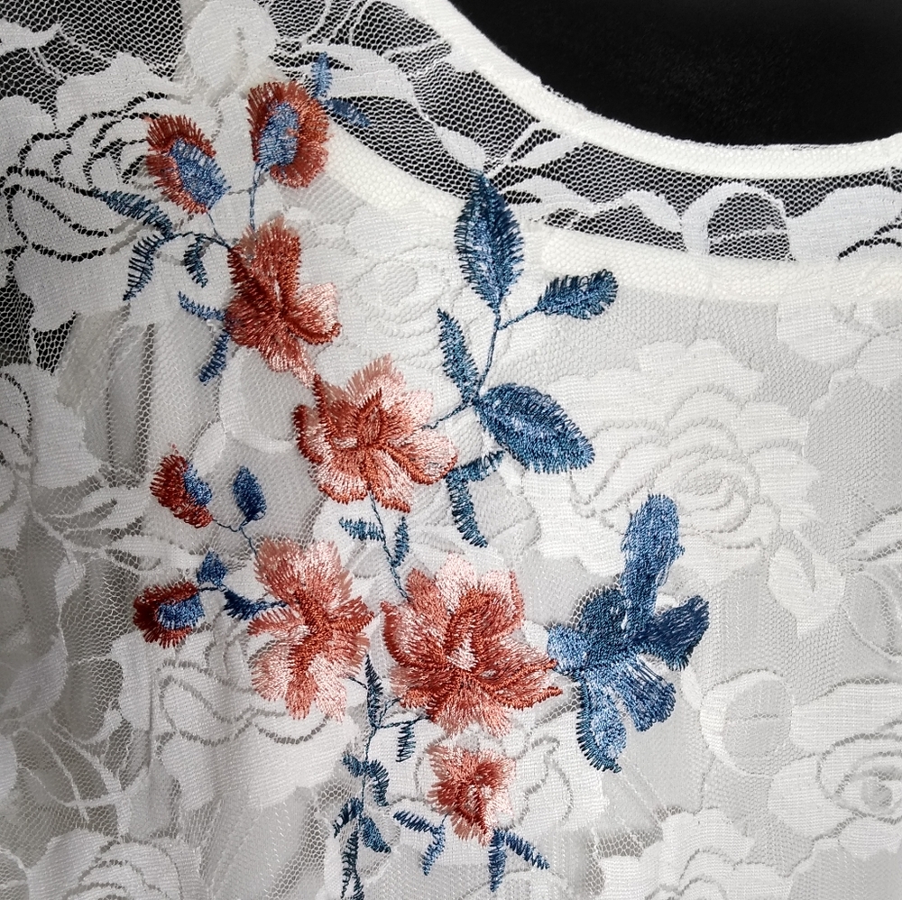 SKYE'STHE LIMIT blouse WOMES 1X white embroidery  accent - Picture 8 of 11